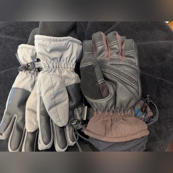 Winter Gloves 2 pairs Gray Gordini & Au Clair Black NWOT Size Jr S (7) - Picture 2 of 14